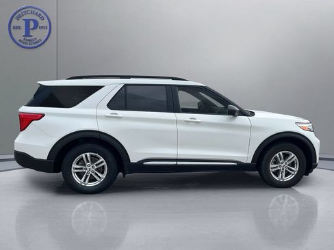 Used 2020 Ford Explorer XLT w/ Equipment Group 202A AWD/4WD image 8