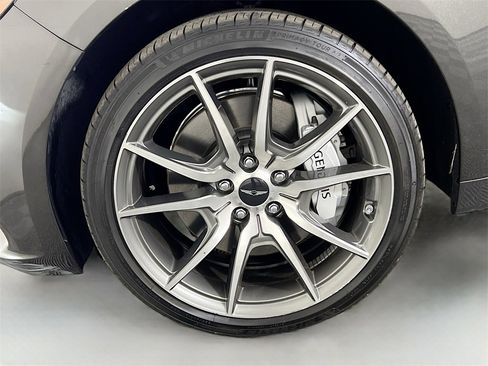 Used 2025 Genesis G70 2.5T image 30