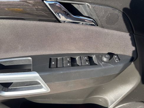 Used 2015 Chevrolet Captiva Sport LS image 24