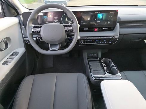 New 2025 Hyundai Ioniq 5 SEL image 3