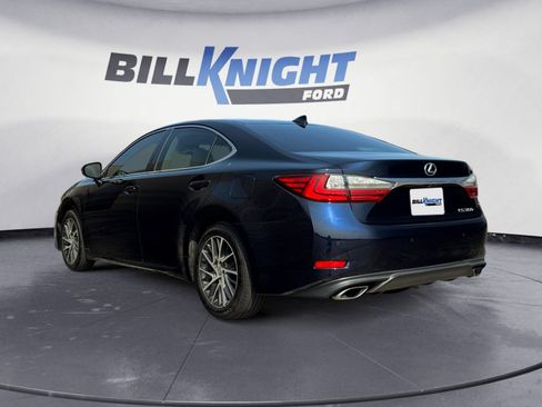 Used 2016 Lexus ES 350 w/ Luxury Package w/Wood Trim FWD image 3