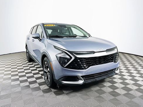 Used 2023 Kia Sportage EX image 3