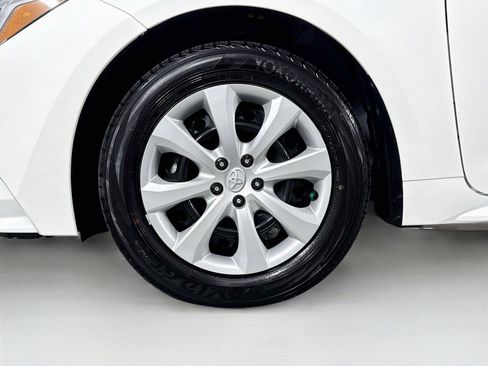 Used 2024 Toyota Corolla LE FWD image 41