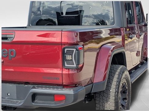 Used 2021 Jeep Gladiator Sport image 7