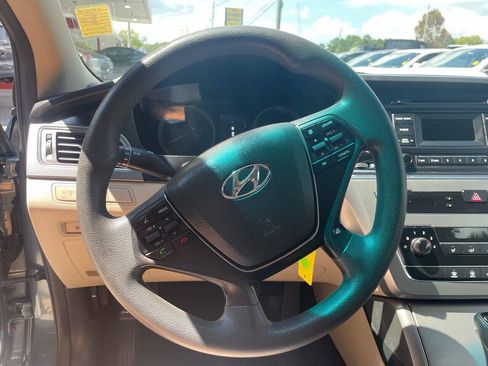 Used 2016 Hyundai Sonata SE FWD image 11