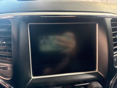 Used 2015 Jeep Grand Cherokee Altitude image 24