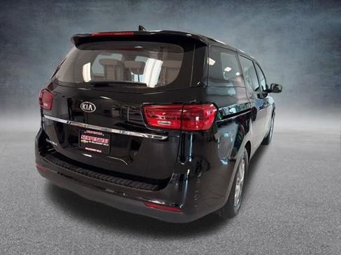 Used 2020 Kia Sedona L image 6
