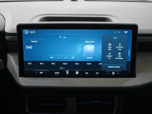 Used 2025 Ford Maverick XLT w/ Equipment Group 302A AWD/4WD image 17