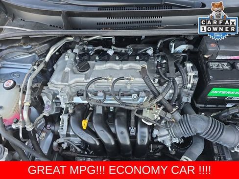 Used 2022 Toyota Corolla LE FWD image 19