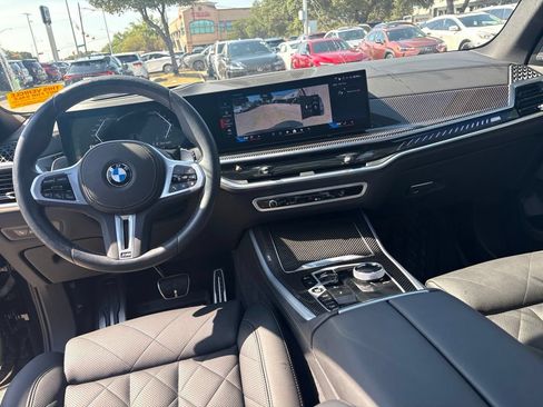 Used 2025 BMW X5 M60i AWD/4WD image 17