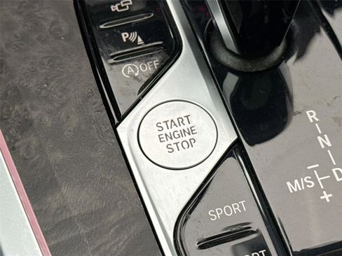 Used 2020 BMW X5 xDrive50i w/ Executive Package image 28