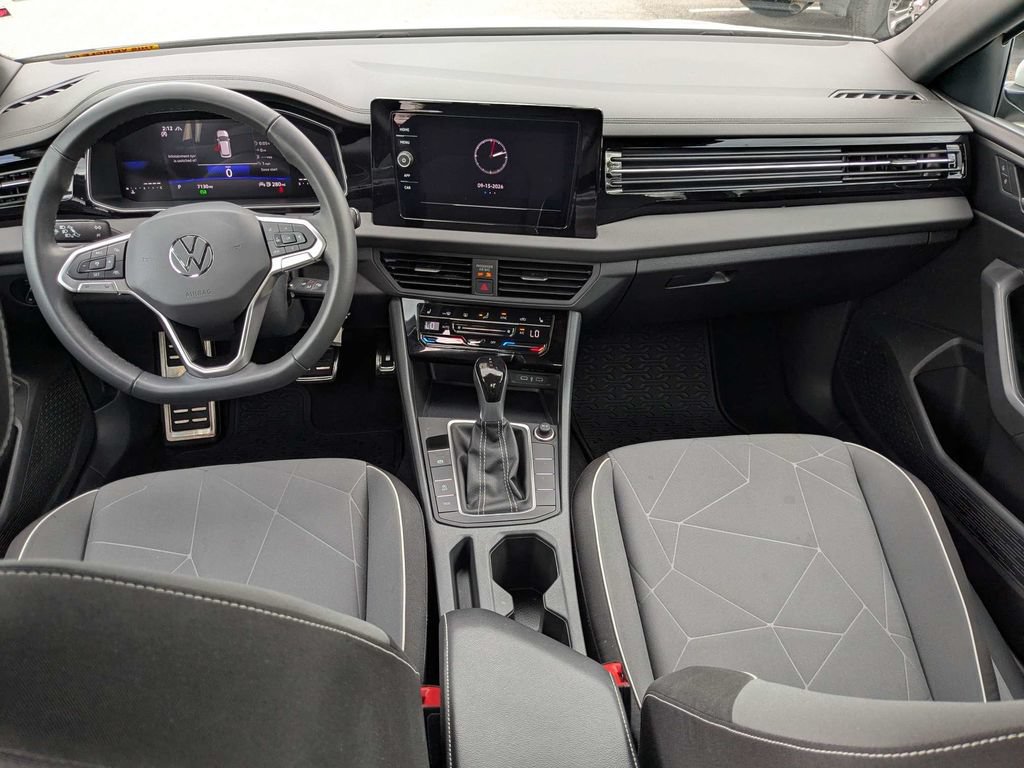 Used 2026 Volkswagen Jetta Sport FWD image 19