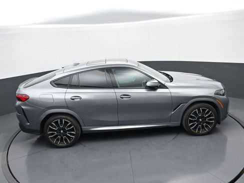 Used 2024 BMW X6 xDrive40i w/ Premium Package image 37