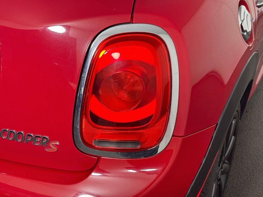 Used 2018 MINI Cooper S FWD image 33