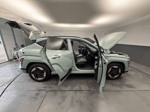 Used 2025 Hyundai Kona Limited FWD image 19