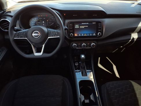 Used 2024 Nissan Kicks SV image 12