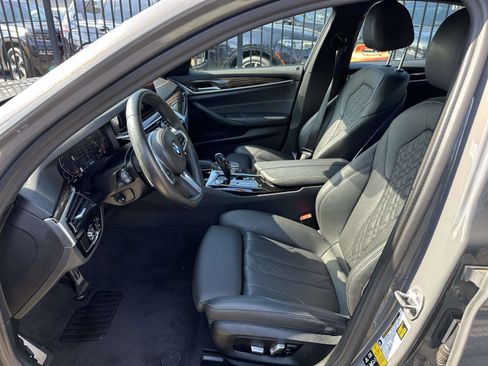 Used 2022 BMW 530i xDrive w/ M Sport Package image 18