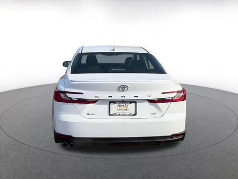Used 2025 Toyota Camry SE image 14