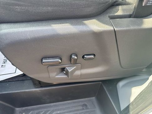 Used 2018 Ford Transit 150 XLT RWD image 21