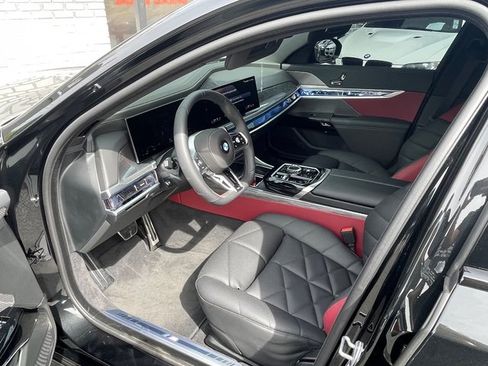 Used 2025 BMW 740i RWD image 29