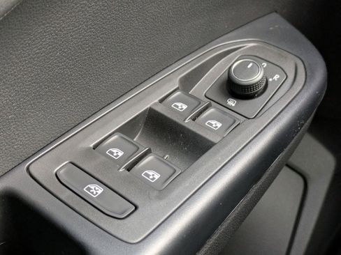 New 2026 Volkswagen Taos SE image 31