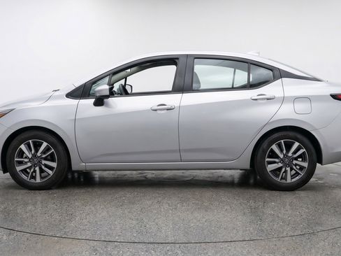 Used 2025 Nissan Versa SV FWD image 5