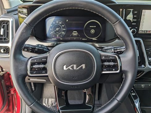 Certified 2023 Kia Sorento SX image 31