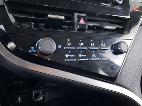 Used 2021 Toyota Camry LE image 17