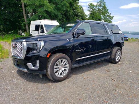 Used 2024 GMC Yukon XL Denali w/ Advanced Technology Package AWD/4WD image 2