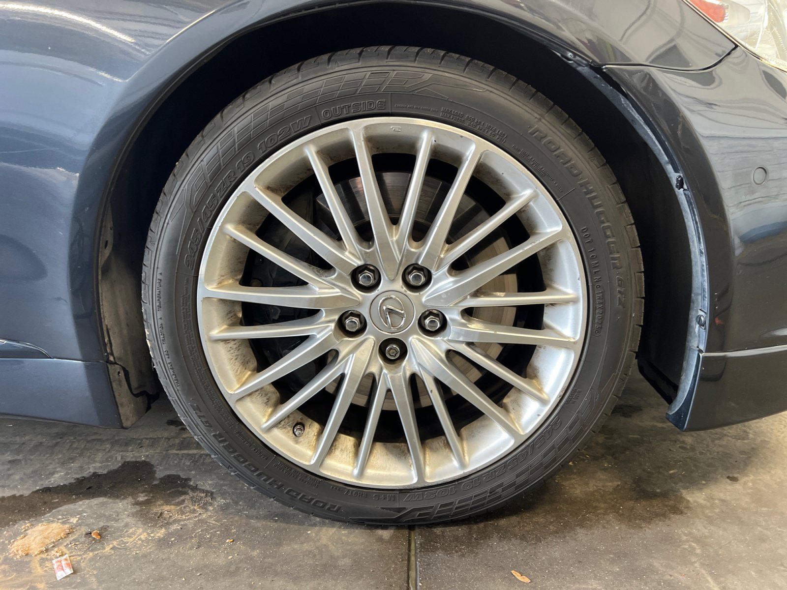 Used 2011 Lexus LS 460 w/ Sport Pkg RWD image 32