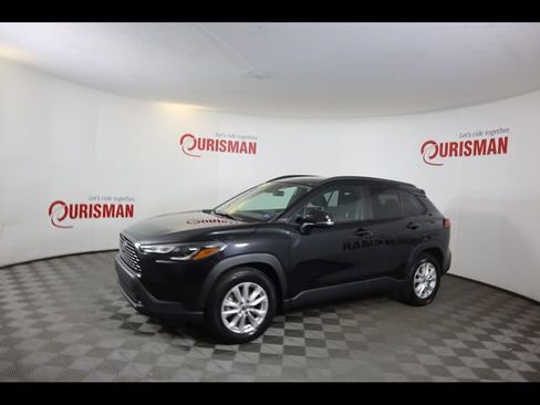 Used 2022 Toyota Corolla Cross LE AWD/4WD image 5