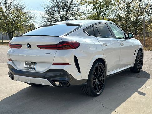 New 2026 BMW X6 xDrive40i w/ Climate Comfort Package image 8