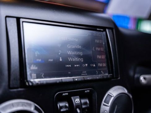 Used 2017 Jeep Wrangler Unlimited Sport image 21