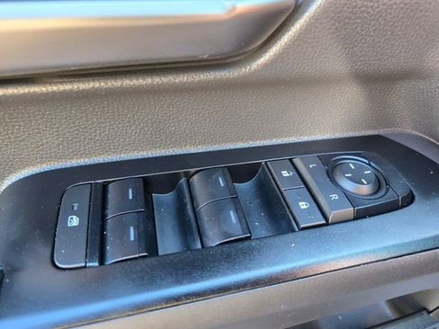 Used 2025 Toyota Tacoma TRD Sport image 32