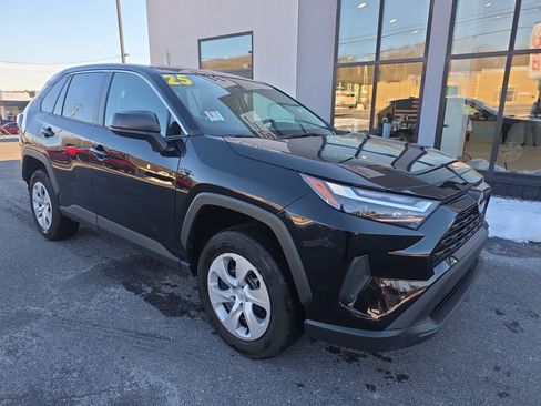 Used 2025 Toyota RAV4 LE image 29