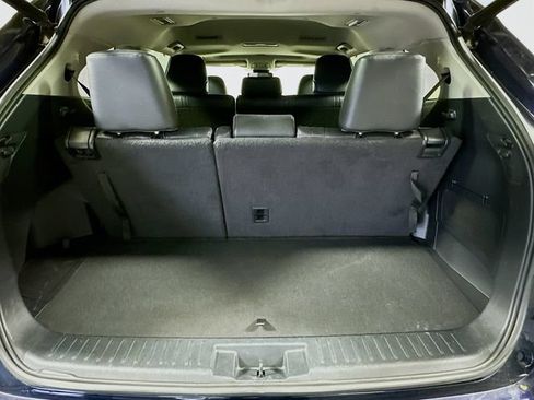 Used 2023 Toyota Highlander XLE FWD image 26