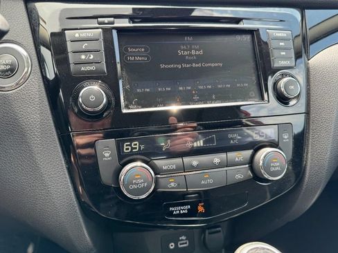 Used 2022 Nissan Rogue Sport SV w/ Technology Package AWD/4WD image 19