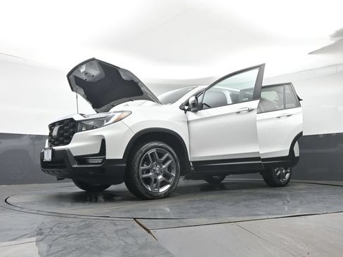 Certified 2023 Honda Passport EX-L image 47