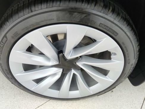 Used 2026 Tesla Model Y AWD image 59