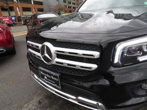 Certified 2023 Mercedes-Benz GLB 250 4MATIC image 24