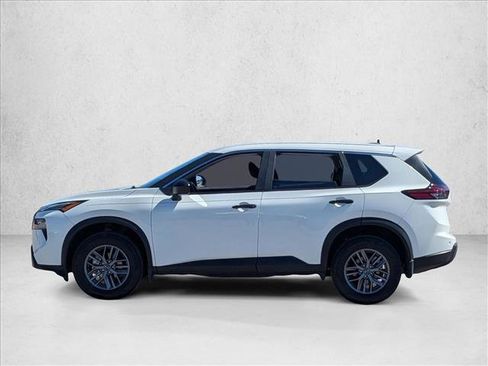 Used 2024 Nissan Rogue S image 9