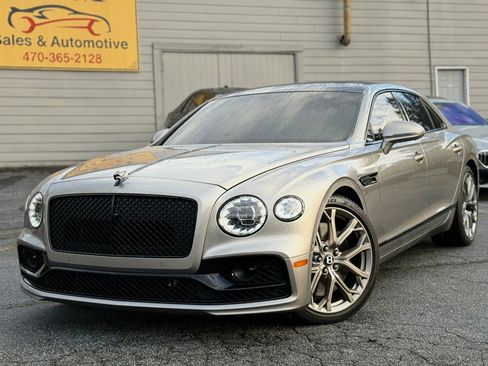Used 2024 Bentley Flying Spur W12 image 1