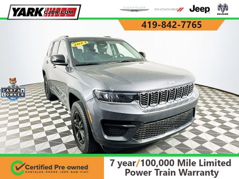 Certified 2023 Jeep Grand Cherokee Laredo AWD/4WD image 1