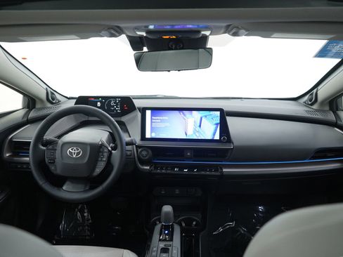 Used 2025 Toyota Prius Limited image 12