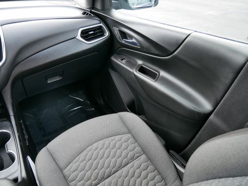 Used 2018 Chevrolet Equinox LT image 11