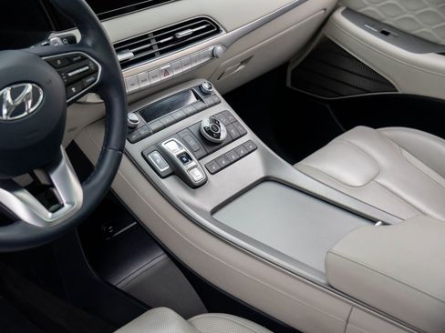 Used 2022 Hyundai Palisade Calligraphy image 11