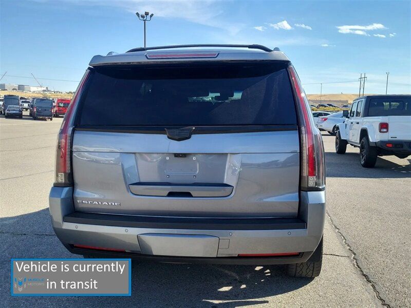 Used 2019 Cadillac Escalade Luxury w/ Escalade Sport Edition AWD/4WD image 4