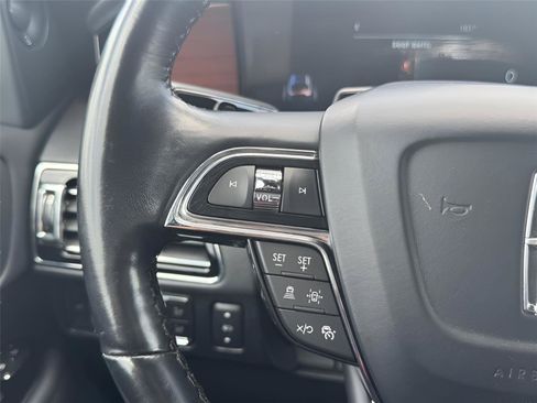 Used 2024 Lincoln Navigator Reserve AWD/4WD image 15