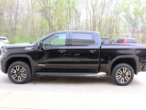 Used 2025 GMC Sierra 1500 AT4 w/ AT4 Premium Package AWD/4WD image 2