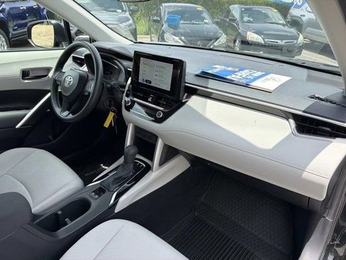 Certified 2025 Toyota Corolla Cross L FWD image 17